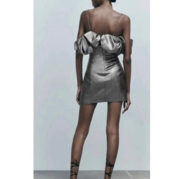 Zara metallic silver off the shoulder ruffle mini avant-garde dress - Picture 2 of 3